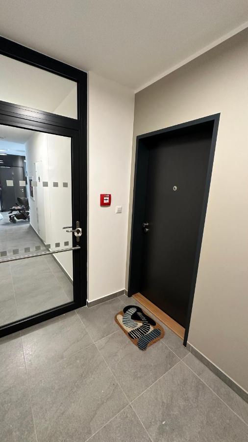 Holesovice Delight: Modern Comfort With A Twist In Prague 7 Esterno foto