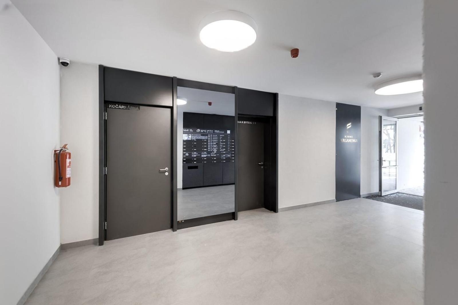 Holesovice Delight: Modern Comfort With A Twist In Prague 7 Esterno foto