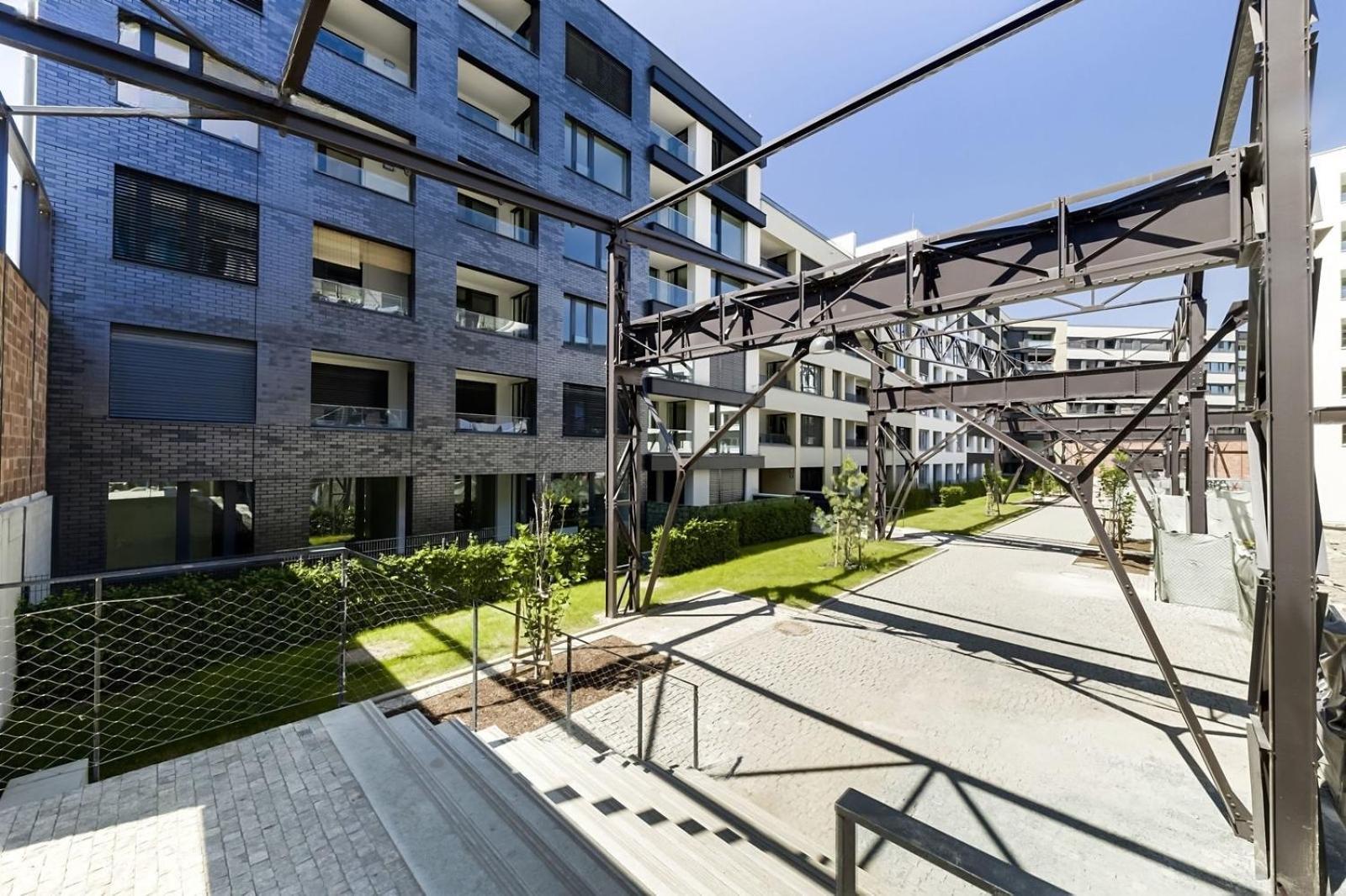 Holesovice Delight: Modern Comfort With A Twist In Prague 7 Esterno foto