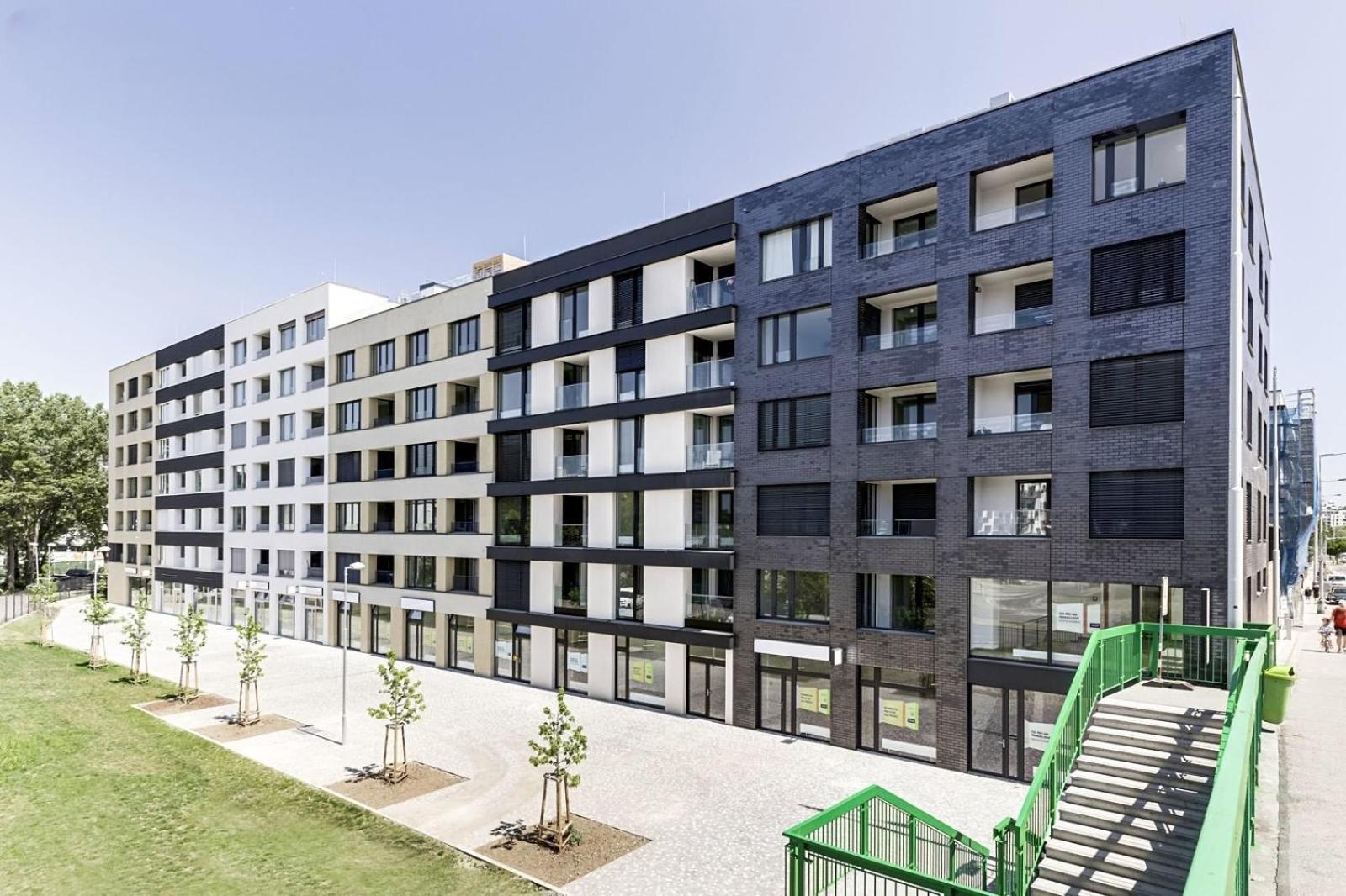 Holesovice Delight: Modern Comfort With A Twist In Prague 7 Esterno foto