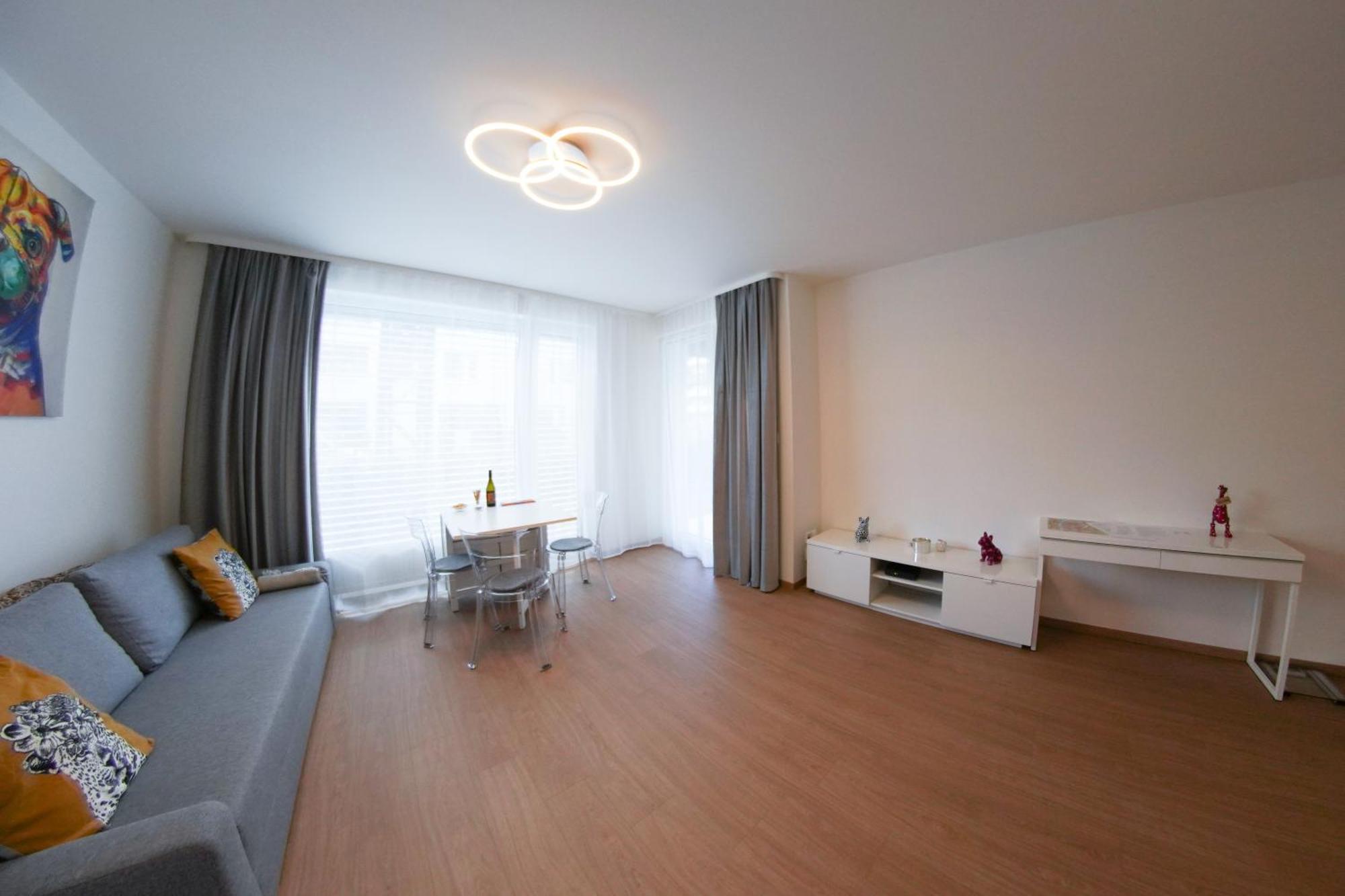 Holesovice Delight: Modern Comfort With A Twist In Prague 7 Esterno foto