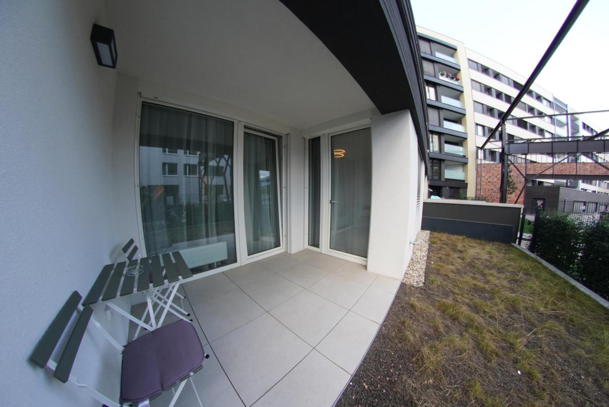 Holesovice Delight: Modern Comfort With A Twist In Prague 7 Esterno foto