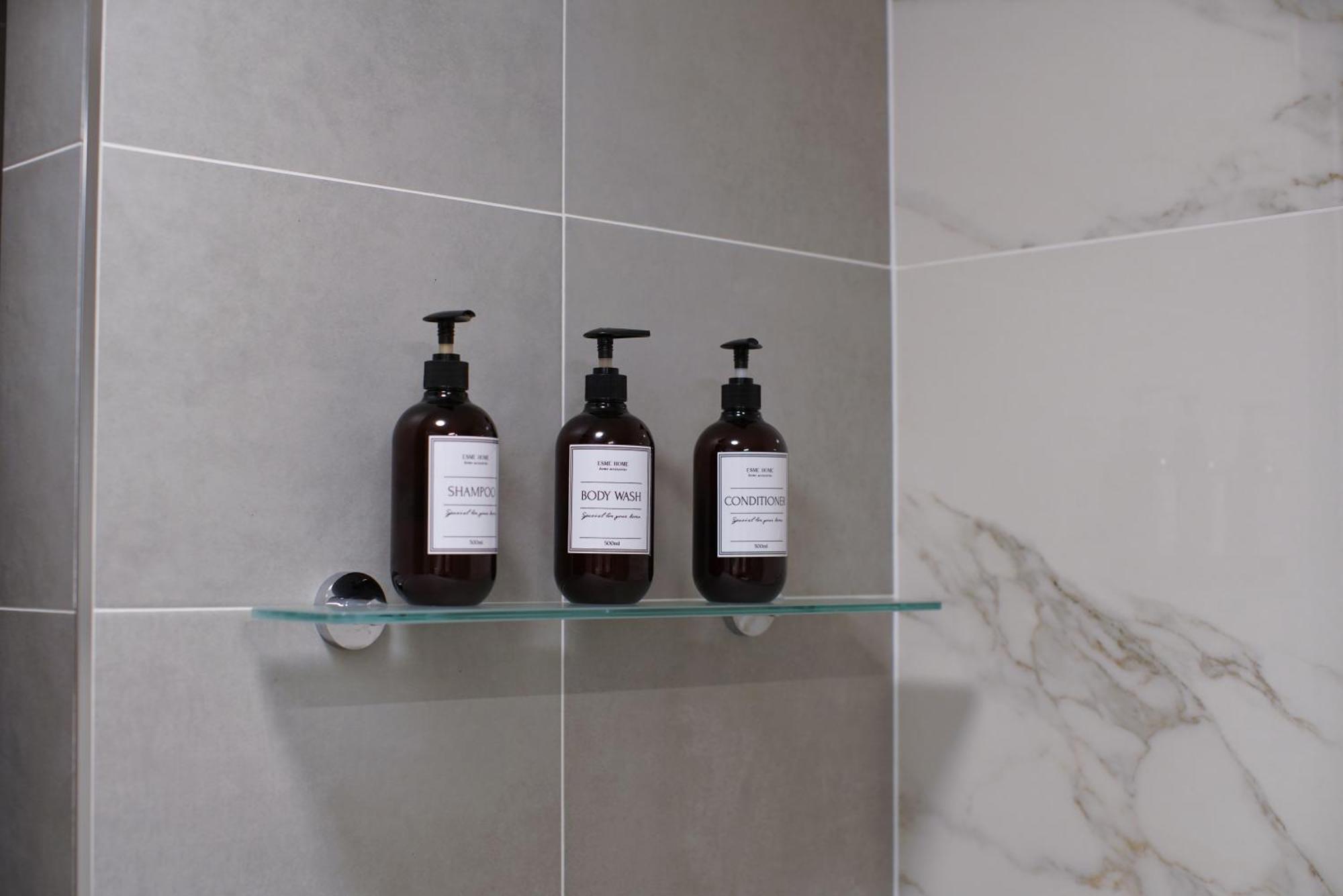 Holesovice Delight: Modern Comfort With A Twist In Prague 7 Esterno foto