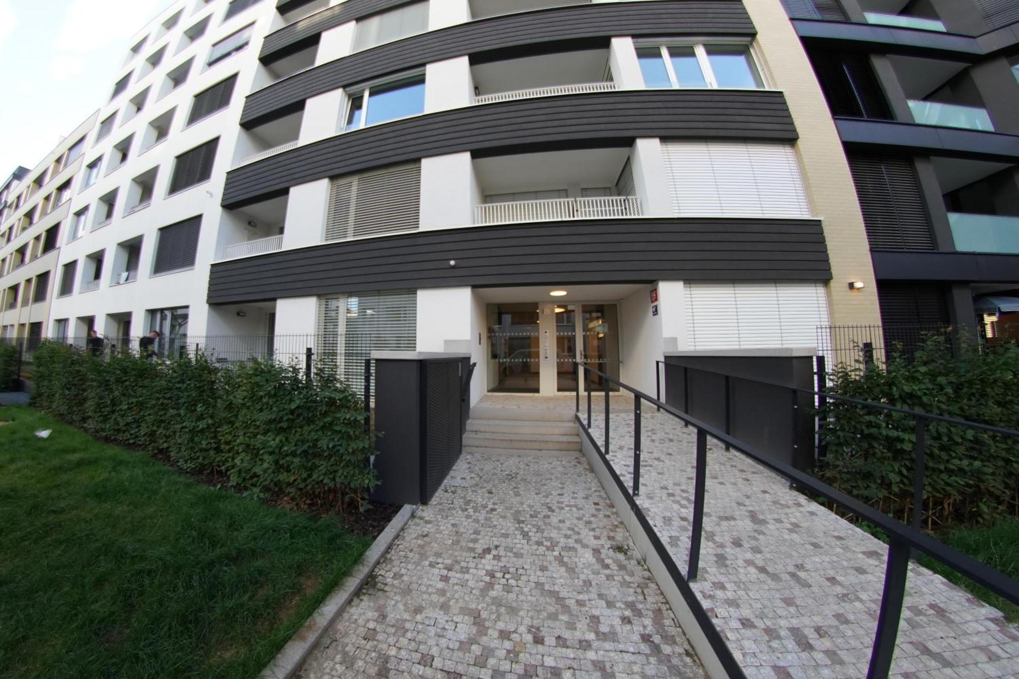 Holesovice Delight: Modern Comfort With A Twist In Prague 7 Esterno foto